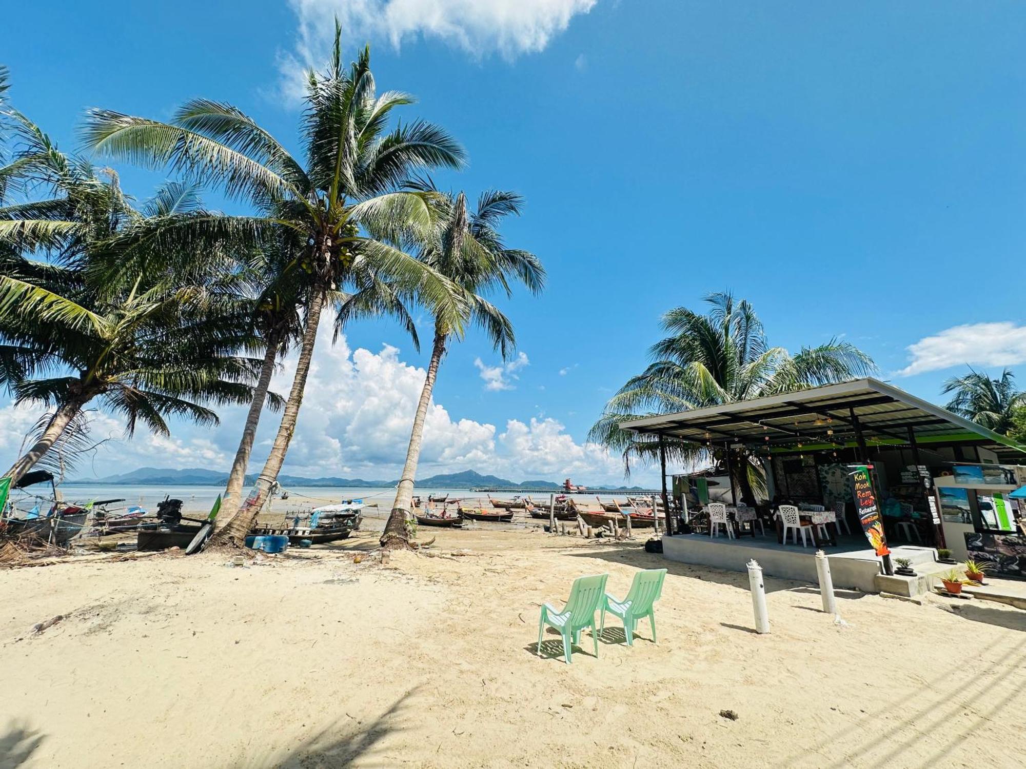 Koh Mook Rem Ley Hotel Транг Екстериор снимка