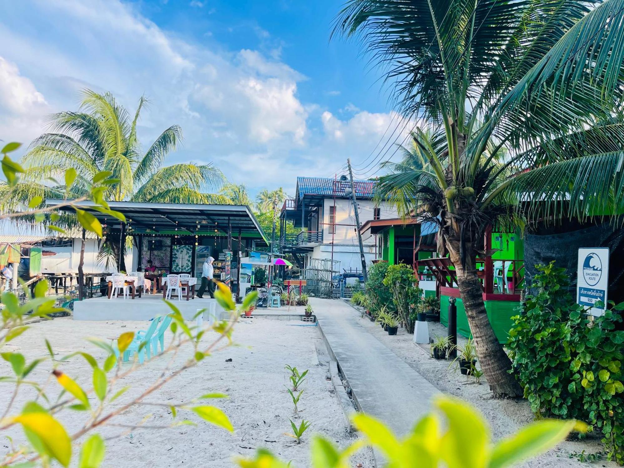 Koh Mook Rem Ley Hotel Транг Екстериор снимка