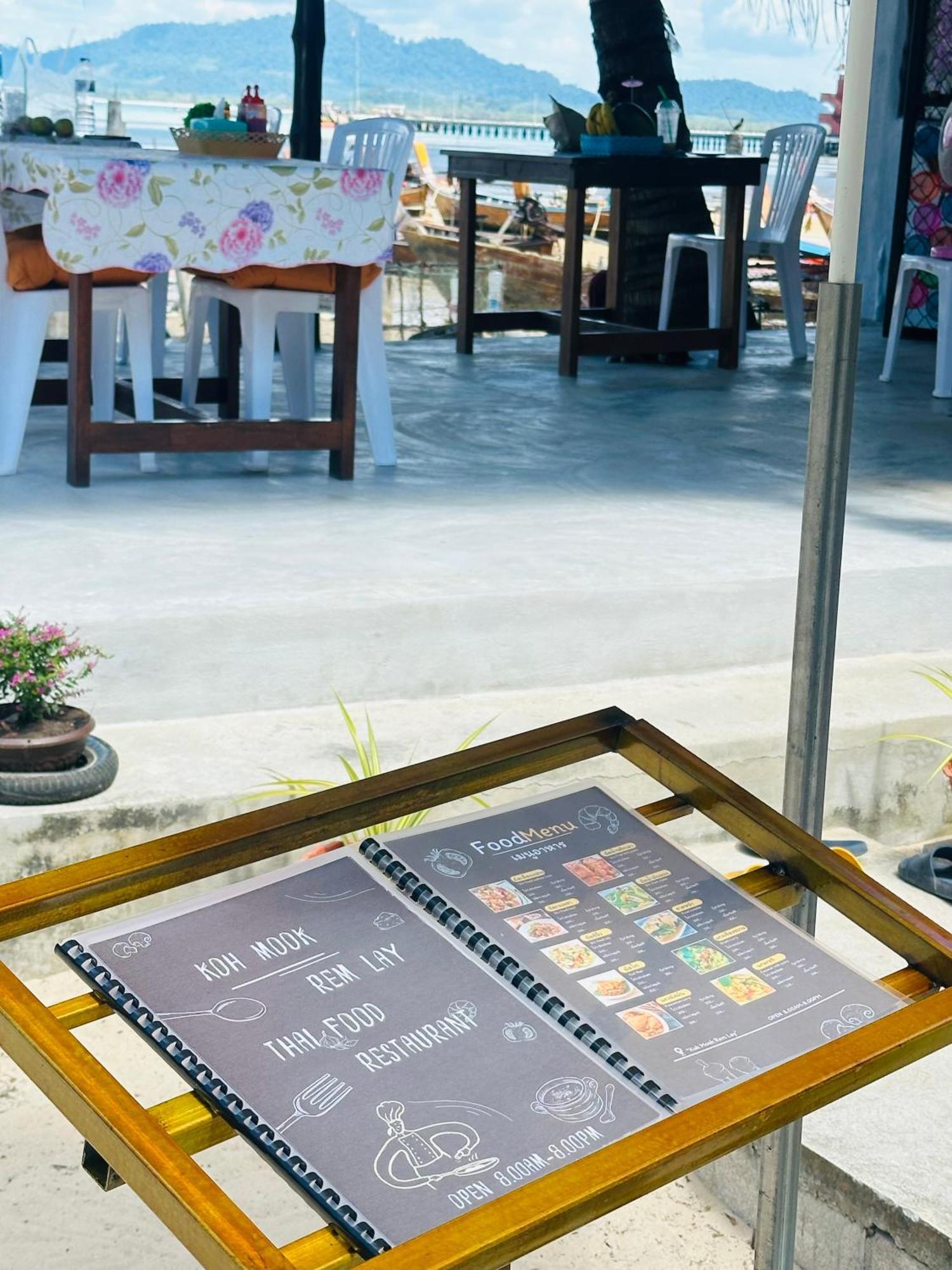 Koh Mook Rem Ley Hotel Транг Екстериор снимка
