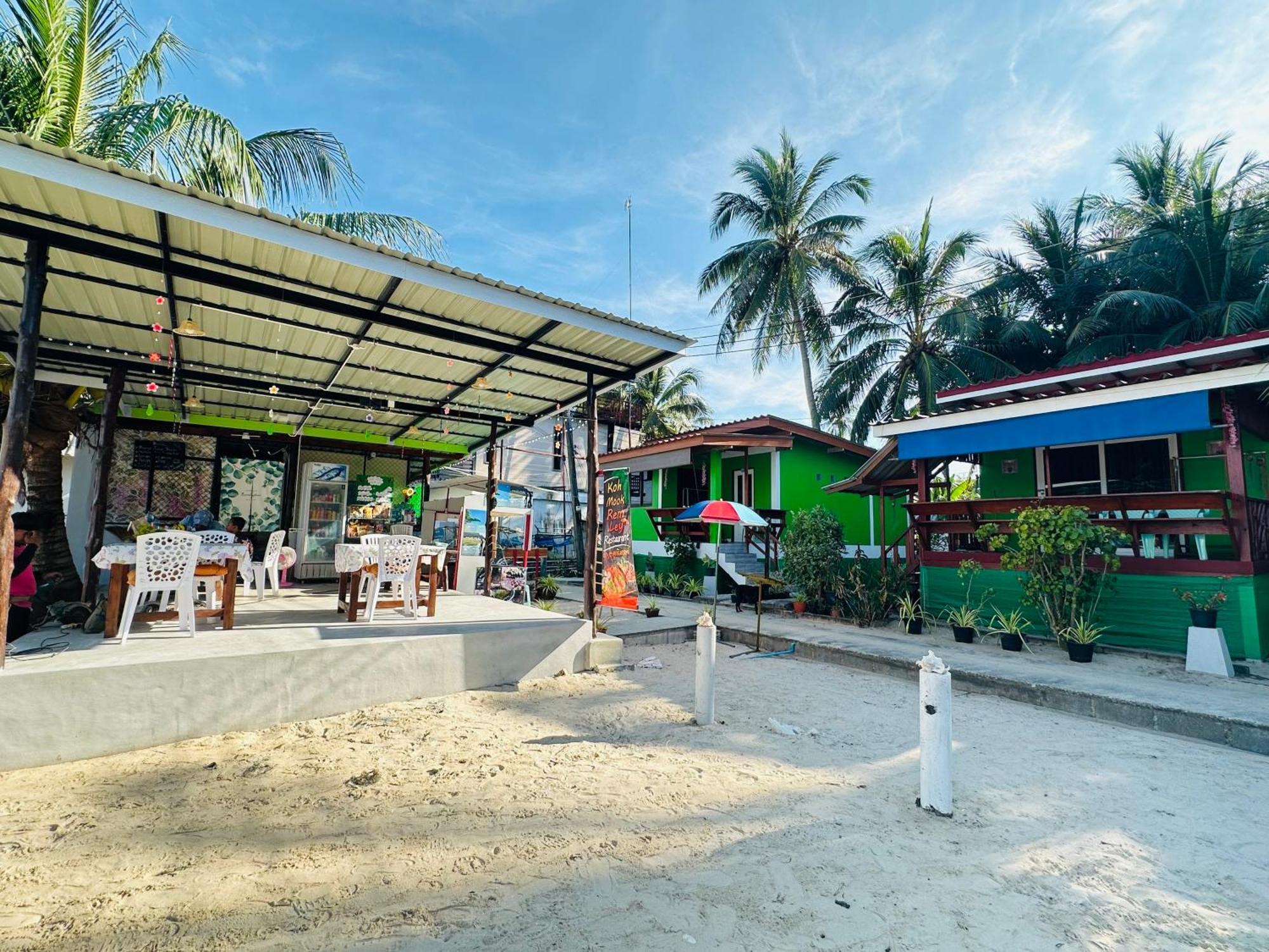 Koh Mook Rem Ley Hotel Транг Екстериор снимка
